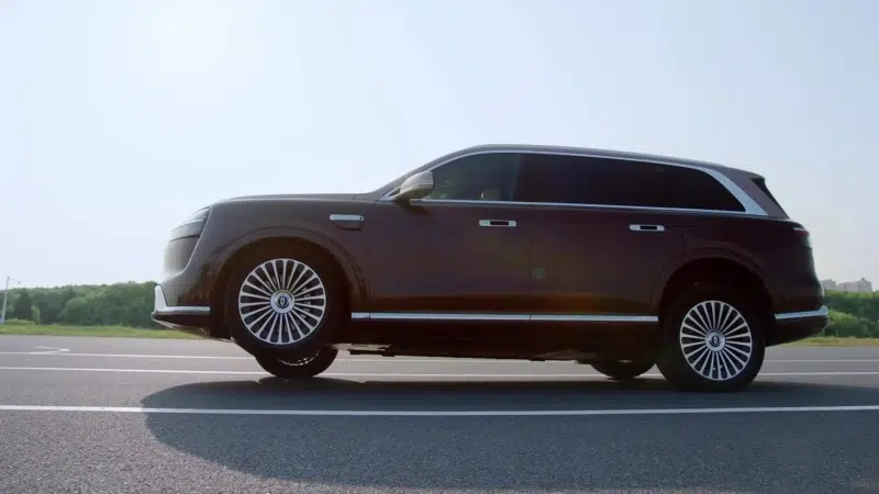 Cina e-SUV sospensioni attive