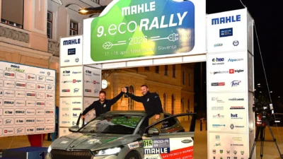 l team LarioEcoRacers con l'equipaggio composto da Matteo Rigamonti e Matteo Cairoli alla guida di una Skoda Enyaq 80X.