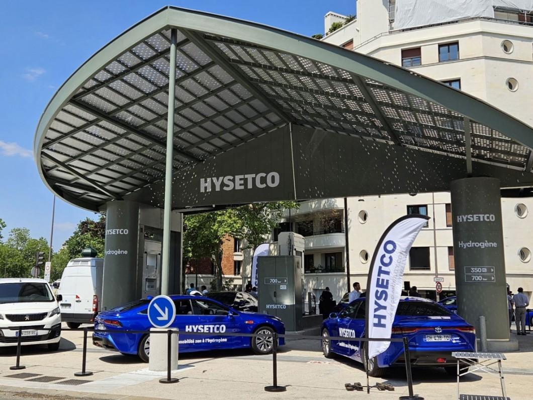 stazione di rifornimento a idrogeno di HysetCo Uber taxi a idrogeno