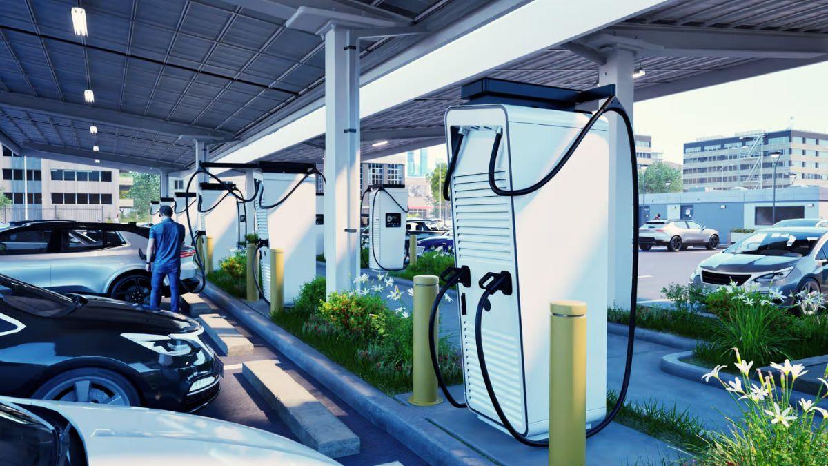 hub di ricarica ultrafast per robotaxi e flotte aziendali revel e voltera