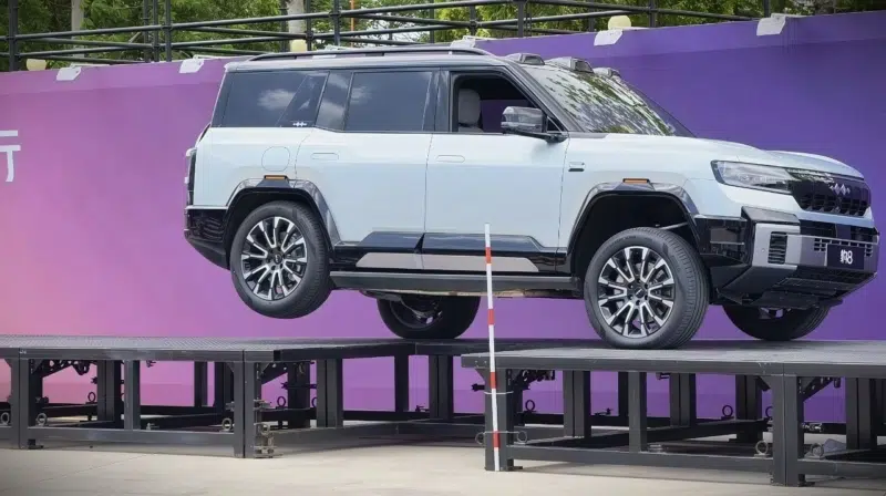 Cina e-SUV sospensioni attive