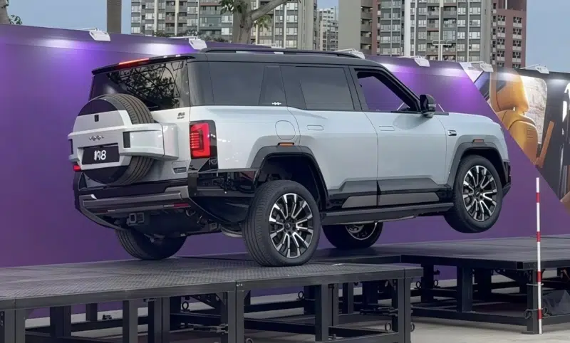 Cina e-SUV sospensioni attive