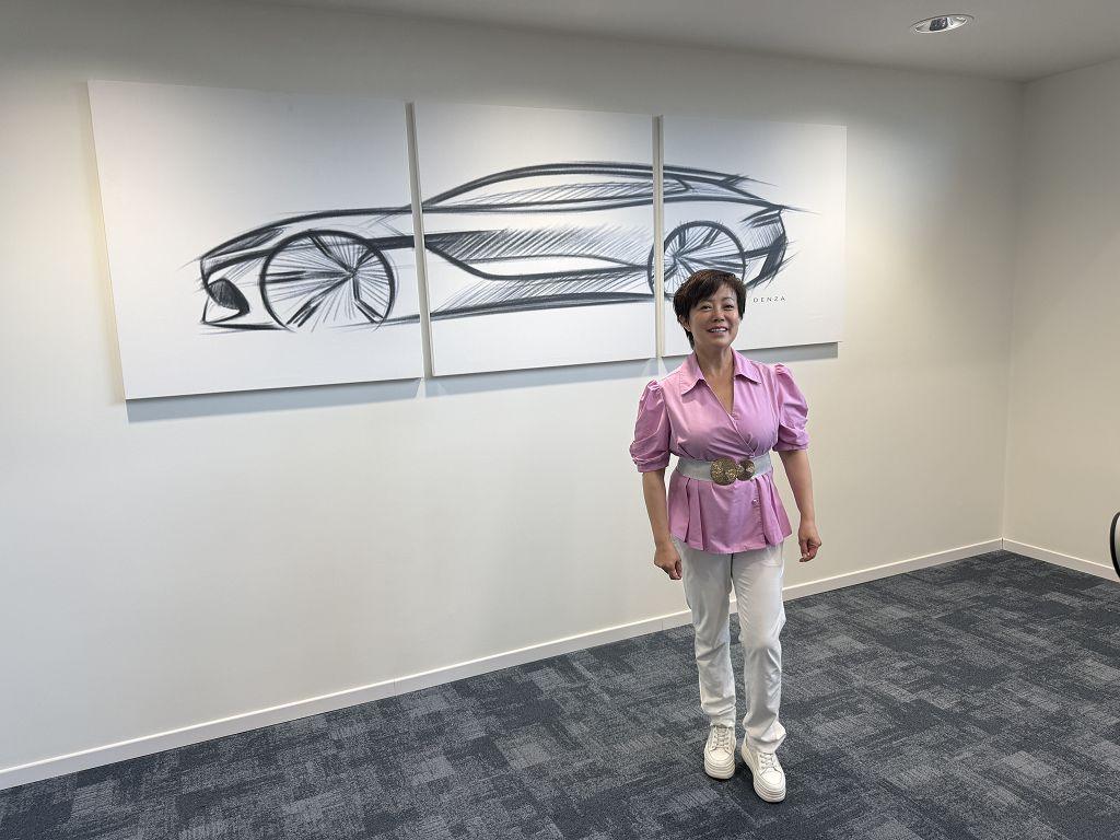 stella li nello showroom di Bologna flash charging BYD