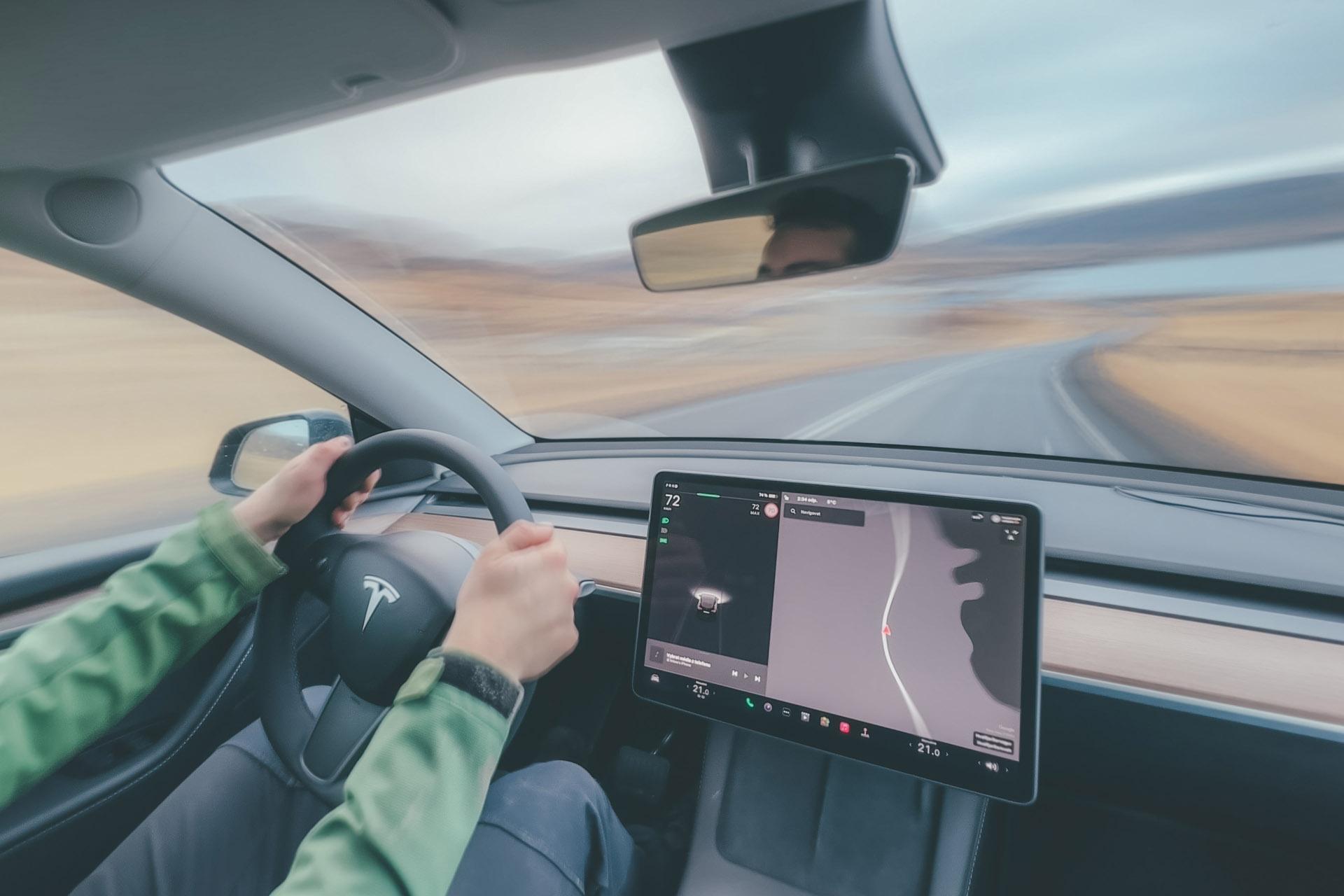 islanda in Tesla