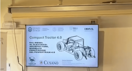 Compact tractor