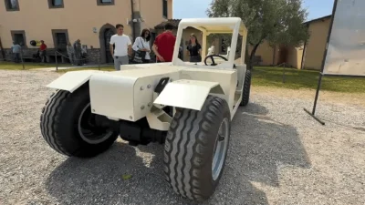 Compact tractor
