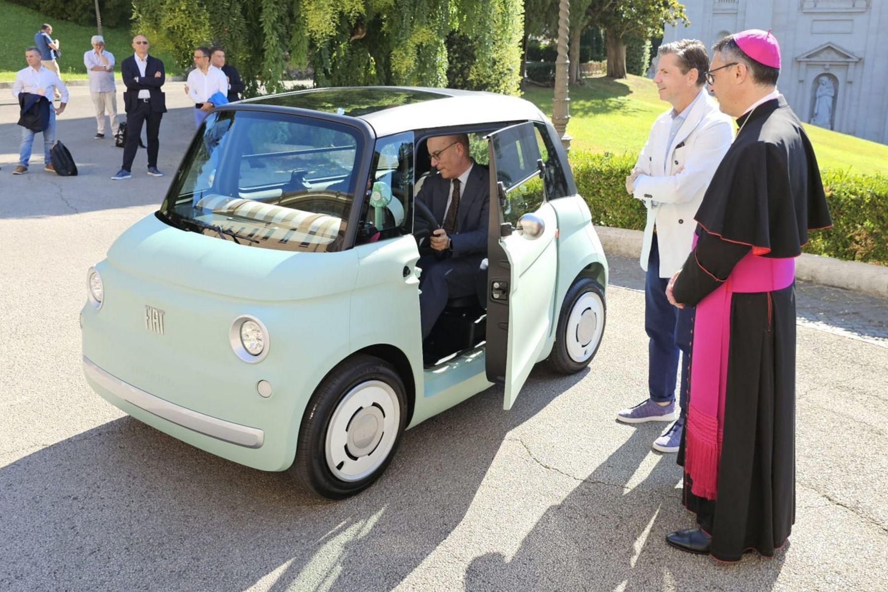 La consegna delle Fiat Topolino in Santa Sede Vaticano Fiat Topolino