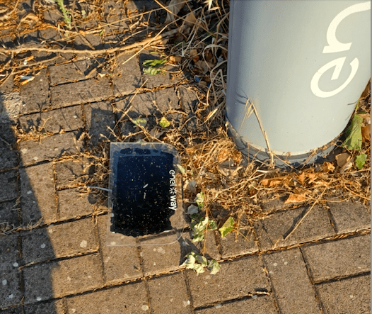 colonnine sfasciate dai vandali