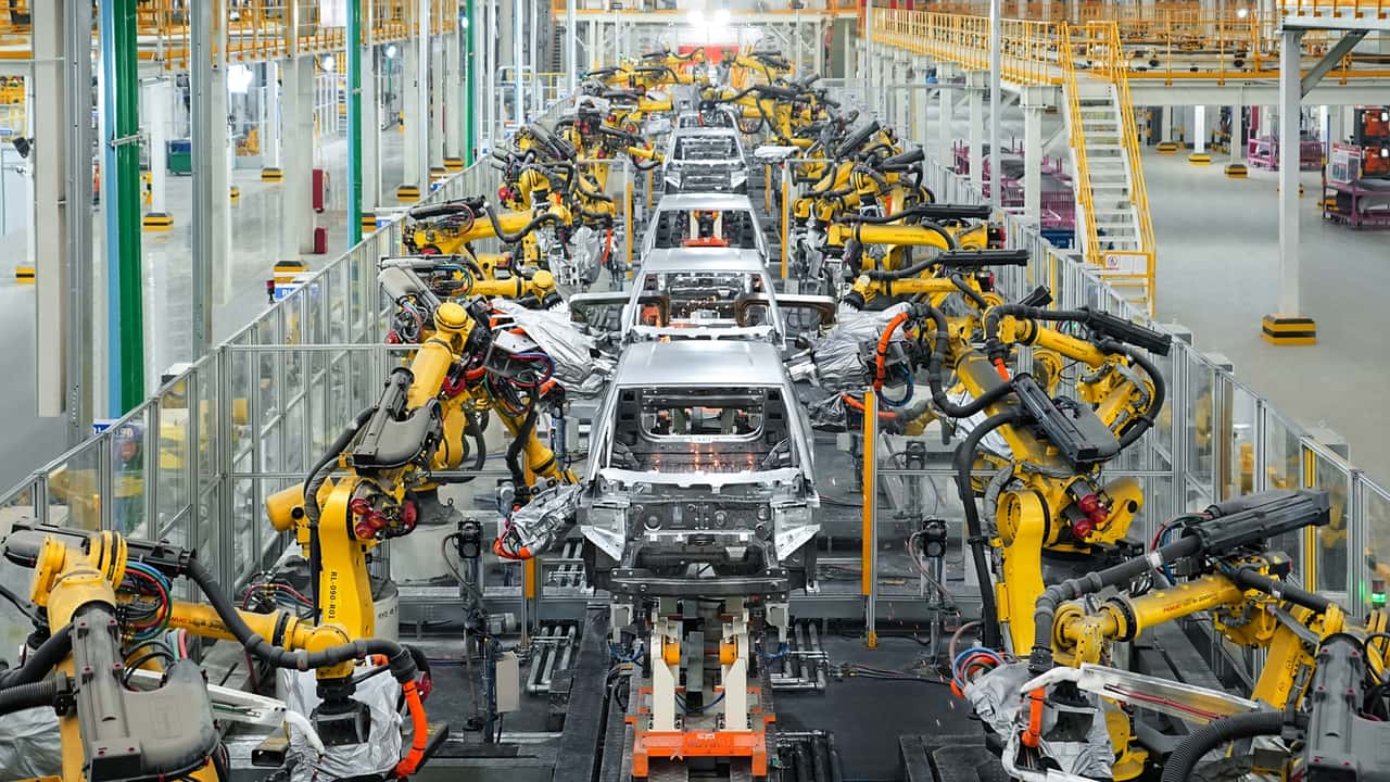 una linea di montaggio auto cinese Cina esportazioni auto