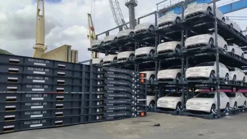 I telai speciali pieghevoli di COSCO Shipping per il trasporto via mare delle auto auto Cina navi