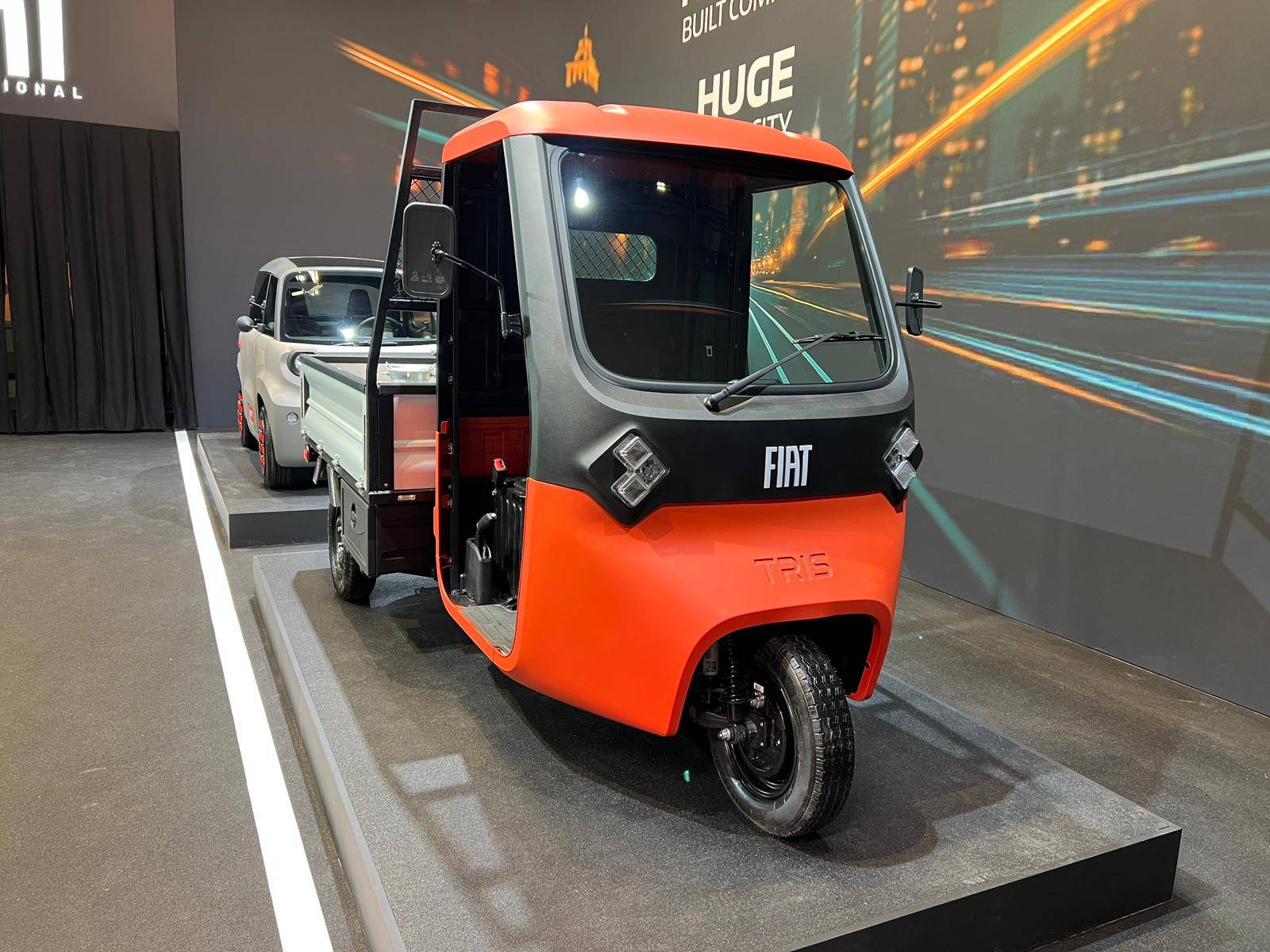 Il nuovo triciclo Fiat TRIS elettrico Vaticano Fiat Topolino