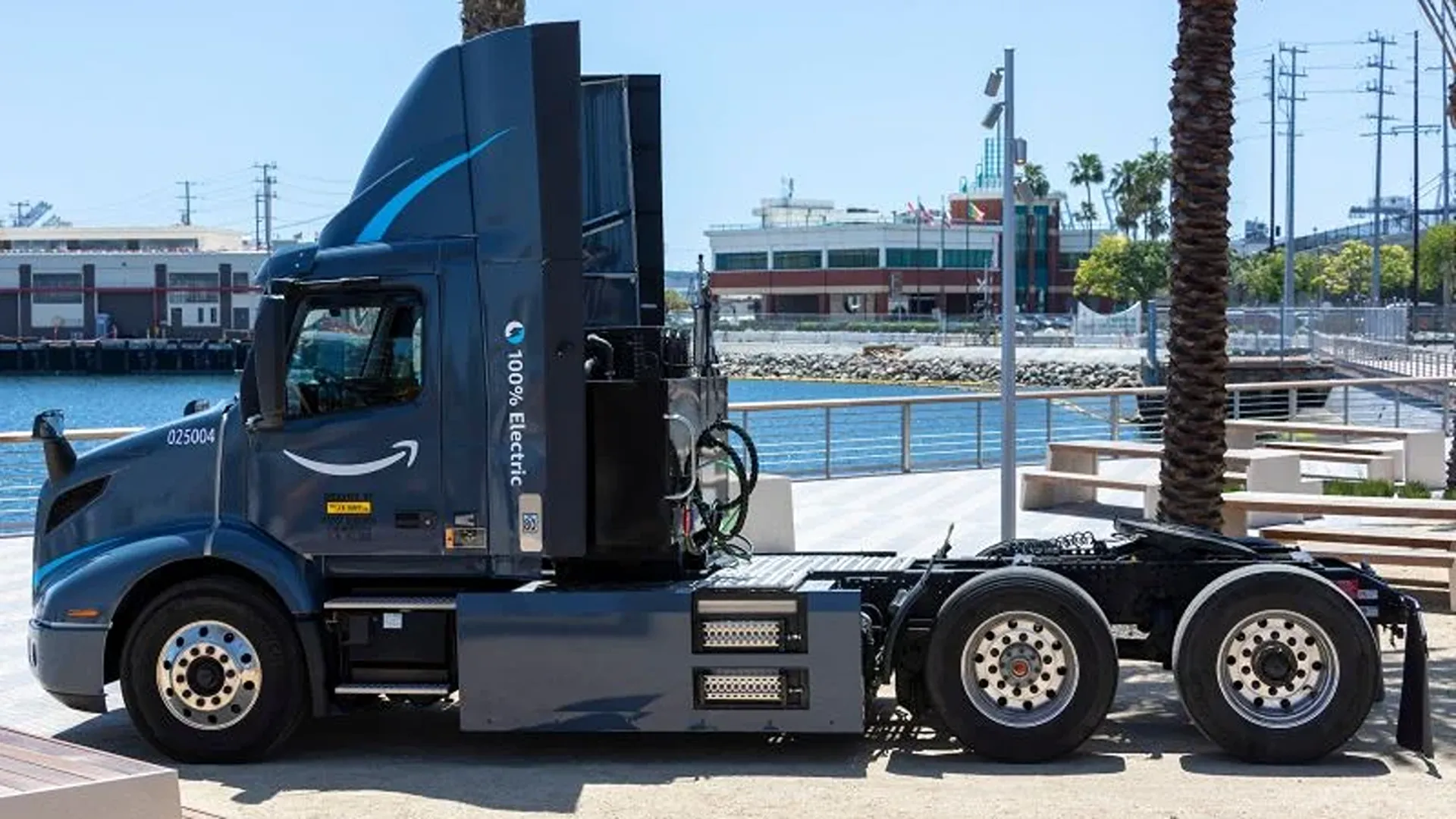 camion elettrico nel porto di Los Angeles Porto Los Angeles