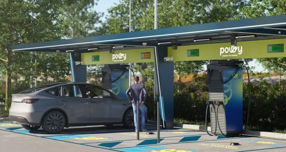 stazione di ricarica Powy HPC in autostrada burocrazia colonnine hpc