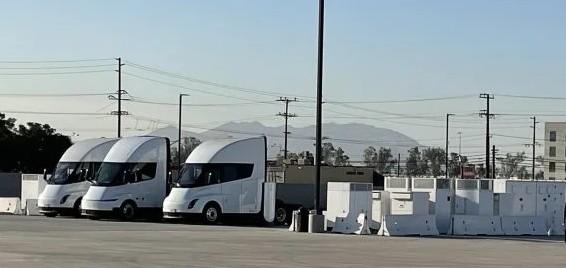 Semi Tesla ricarica Semi Tesla ricarica