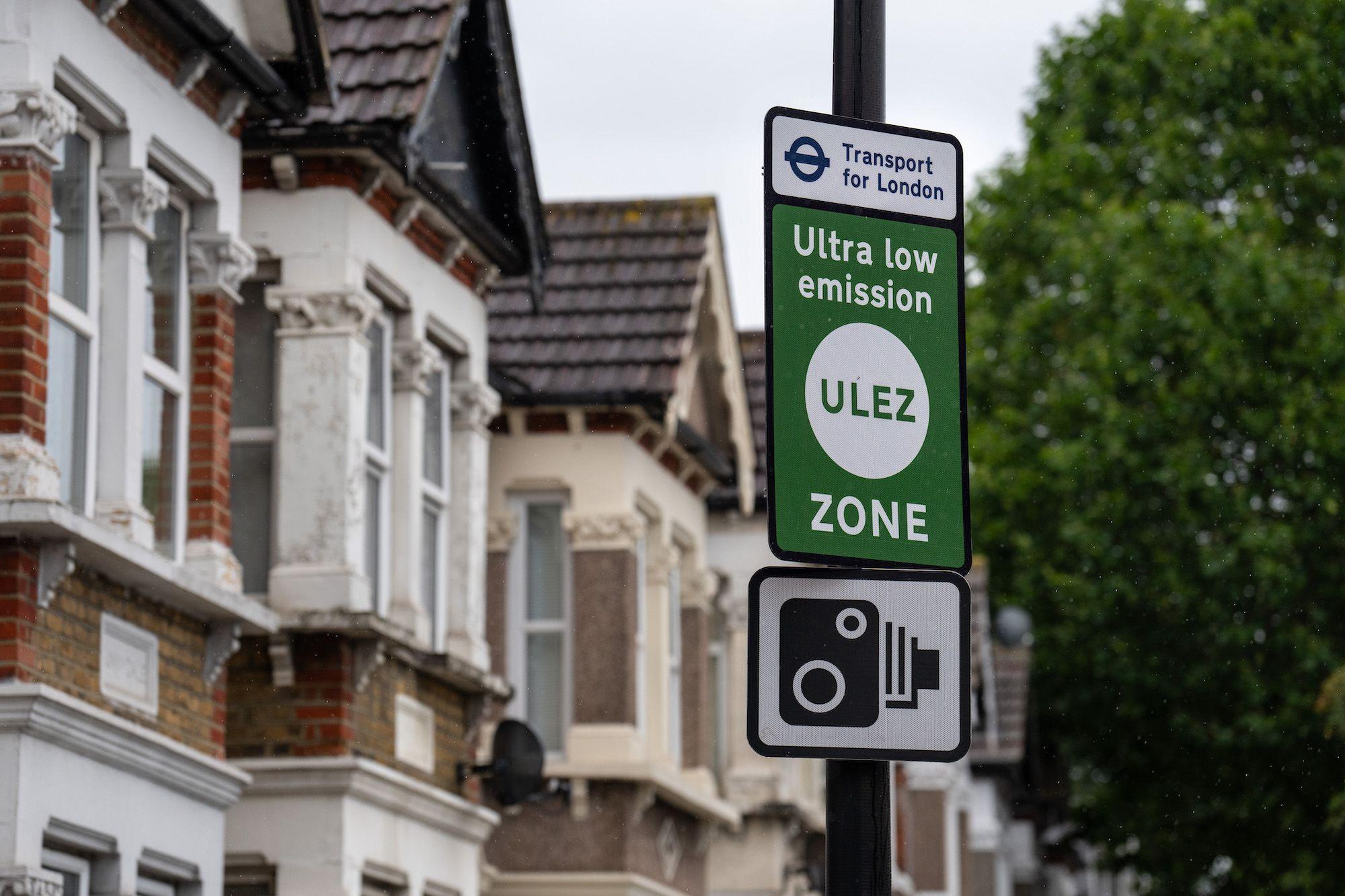 un cartello che delimita la zona ULEZ Londra ULEZ