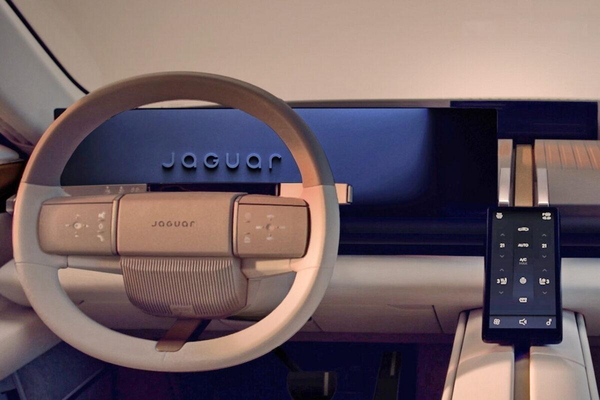 volante e posto guida Jaguar Type 01 interni