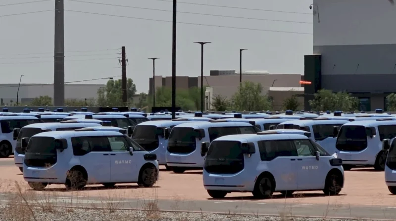 waymo robotaxi