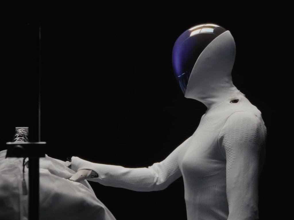 Il robot umanoide di Xpeng in azione XPeng robot