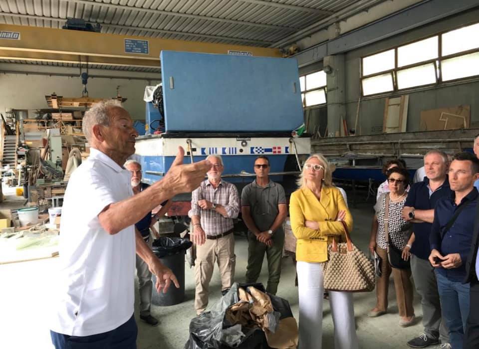 Pietro Tosi in cantiere illustra Cargo 31