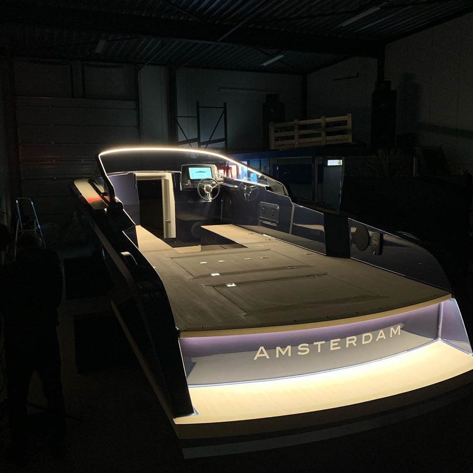 DOMANI E 32 tender di lusso