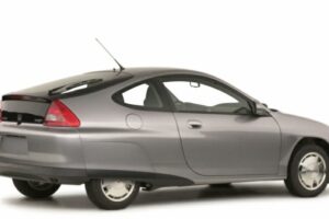 Dopo l'ibrido la Tesla