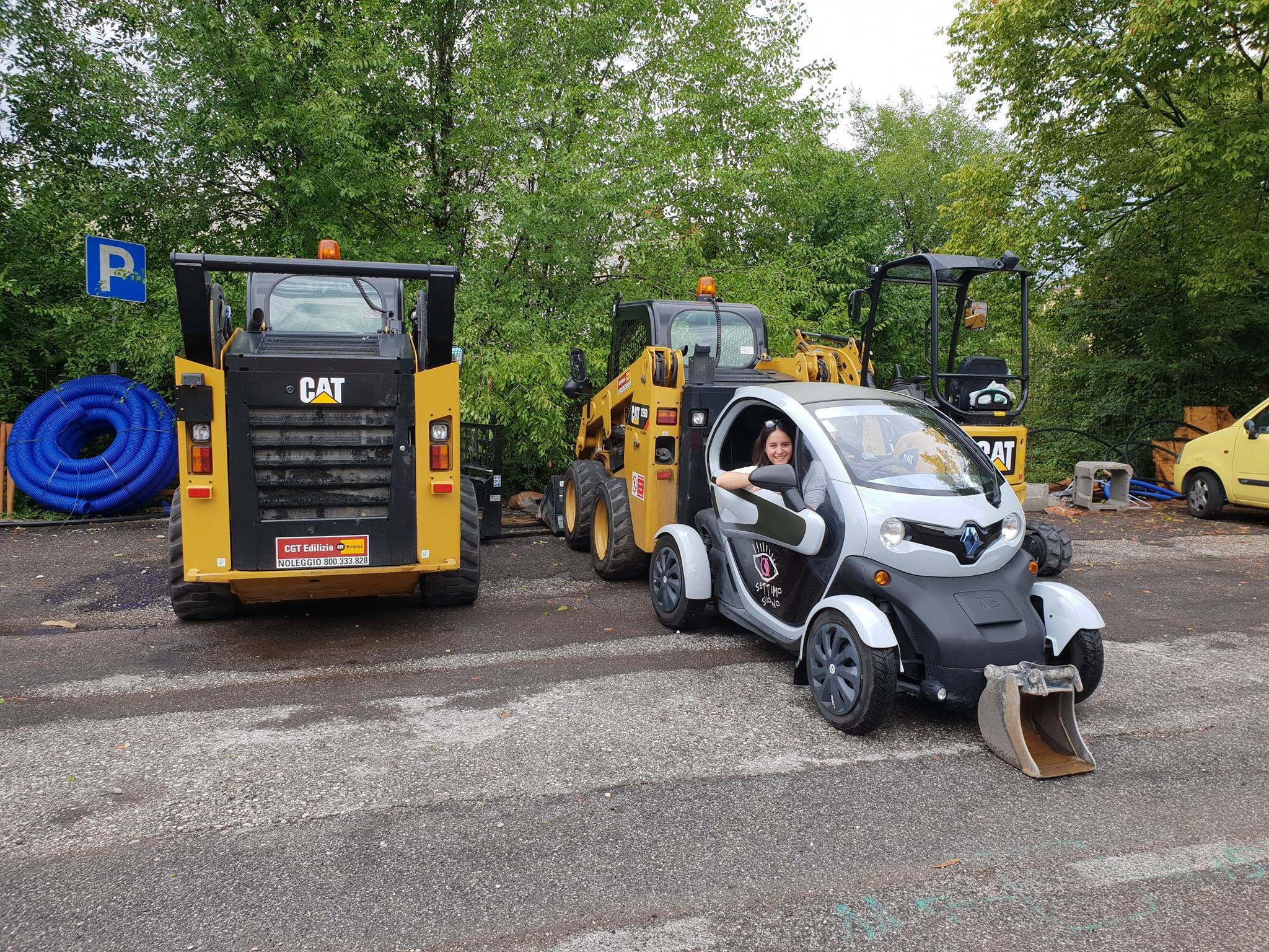Twizy Ragazza Elettrica