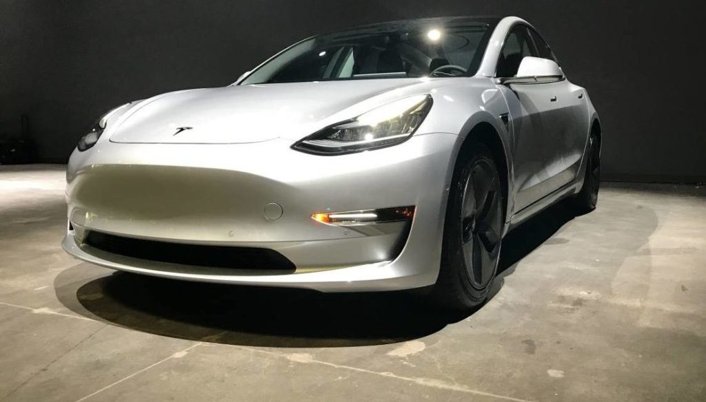 Tesla dà i numeri e il made in Germany trema Vaielettrico